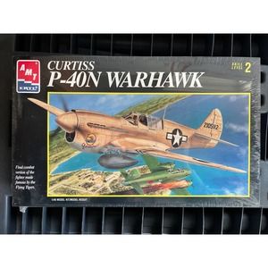 AMT Ertl Curtiss P-40N Warhawk Airplane Plastic Model Kit 1:48 New Sealed